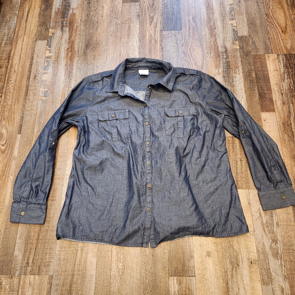 Jaclyn Smith Button Down